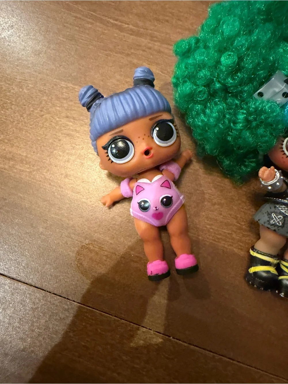 Lot of 4 L.O.L. Surprise! fashion mini dolls